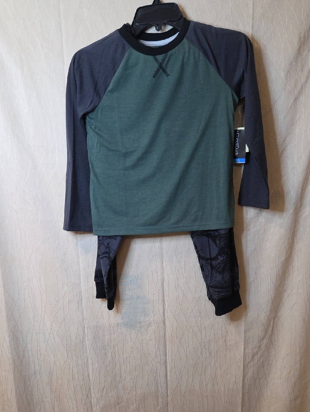 Cuddl Duds Green and Dark Gray Kids Top and Pants Sleep Wear